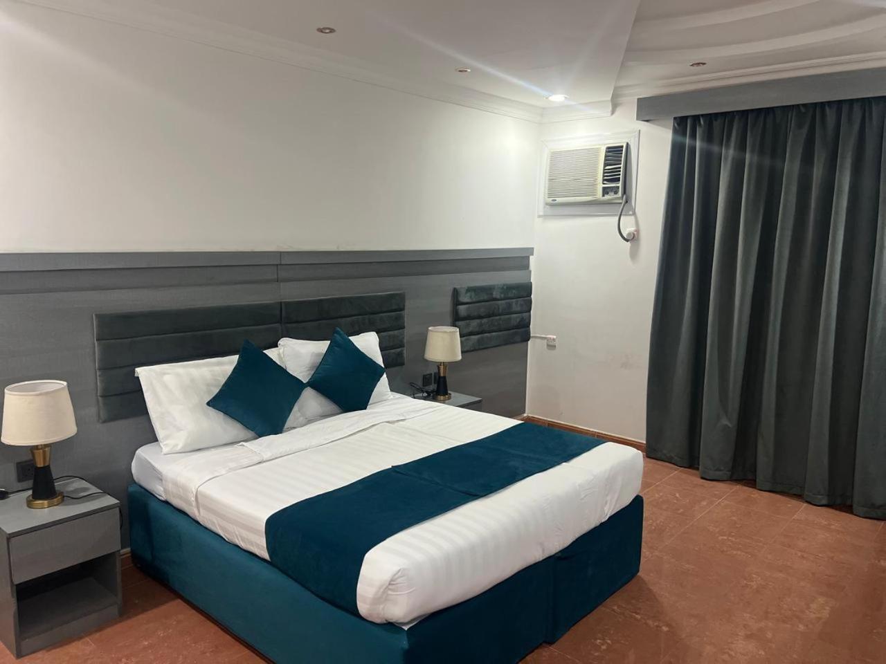 شقة سوبيريور غرفة نوم واحدة وصالة Superior One Bedroom With Lounge Apartment *